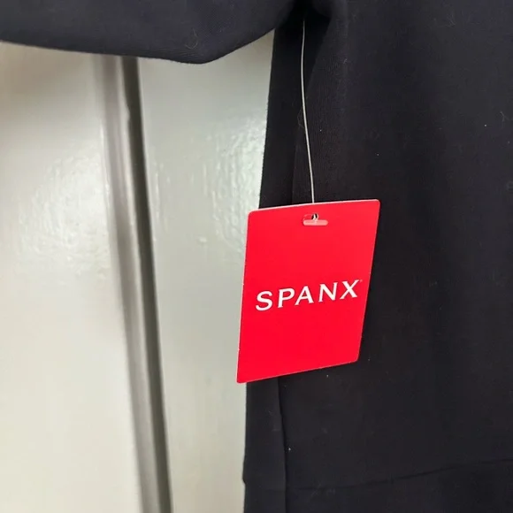 SPANX A-Line 3/4 Sleeve Shift Dress is available for purchase on au PAY  Market - Imported Goods Online Store Co.Ltd. | au PAY Market - Online  Shopping Site